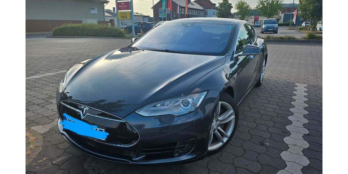 Tesla Model S 123.000 km 21.500 &euro; Wesertal 34399