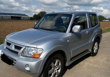 Mitsubishi Pajero 172.000 km 11.900 &euro; Wiesbaden 65191