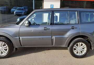 Mitsubishi Pajero 103.500 km 17.900 &euro; St. Märgen 79274