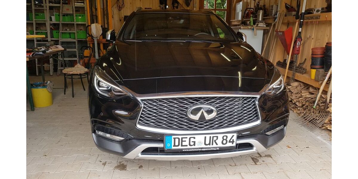 INFINITI QX30 100.000 km 14.900 &euro; Kirchberg im Wald 94469