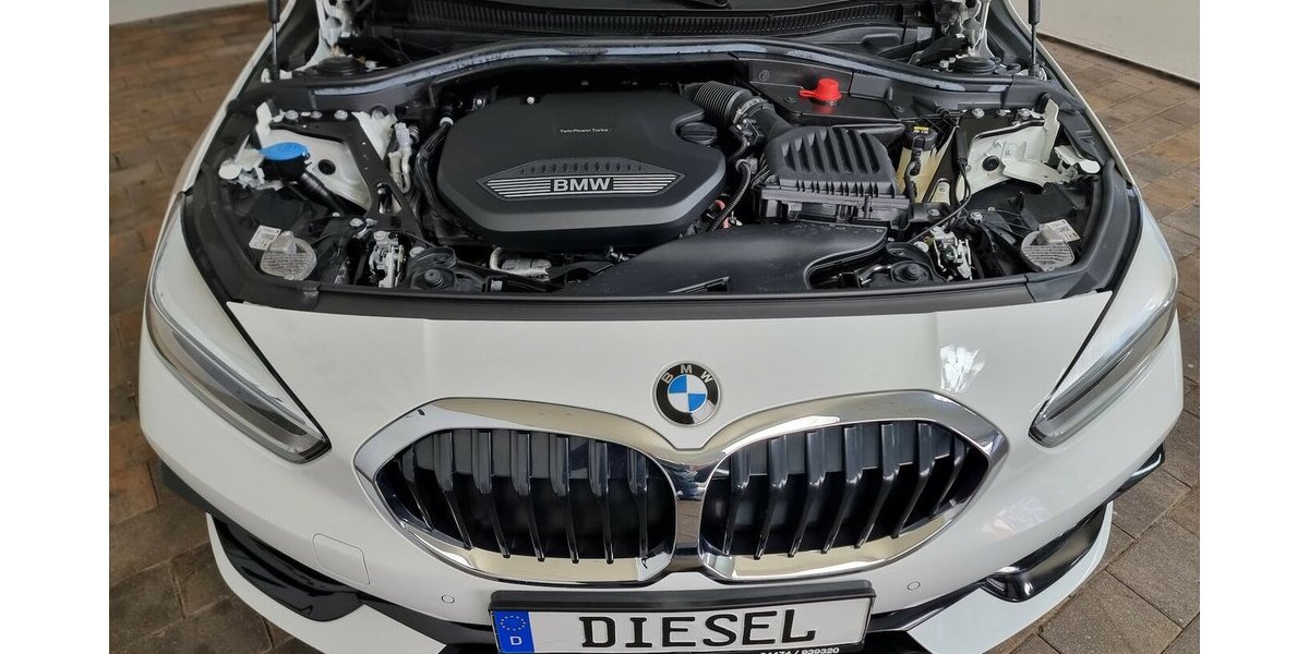 BMW 116d Sport Line DSG LED Live Cockpit Klima Pano 71.300 km 23.900 &euro; Garrel 49681