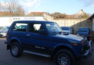 Lada Niva 97.700 km 1.750 &euro; Halle / Saale 06116