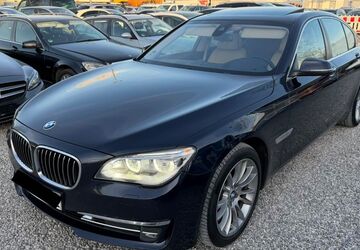 BMW 750 217.000 km 9.800 &euro; München 81829