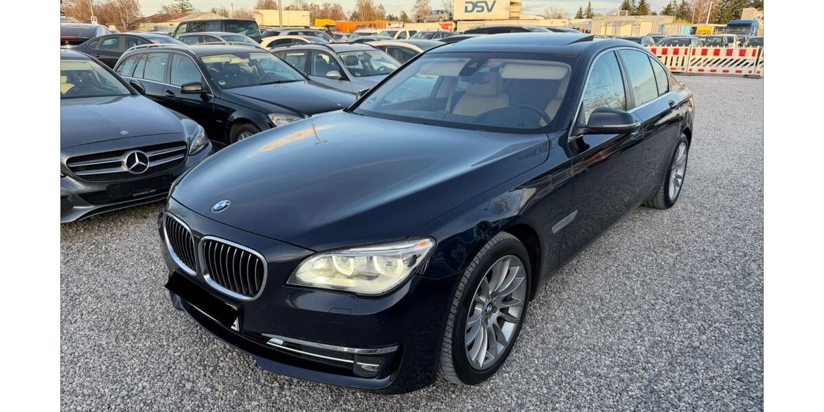 BMW 750 217.000 km 9.800 &euro; München 81829
