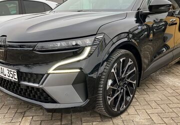 Renault Megane E-TECH 8.000 km 41.990 &euro; Elsterwerda 04910