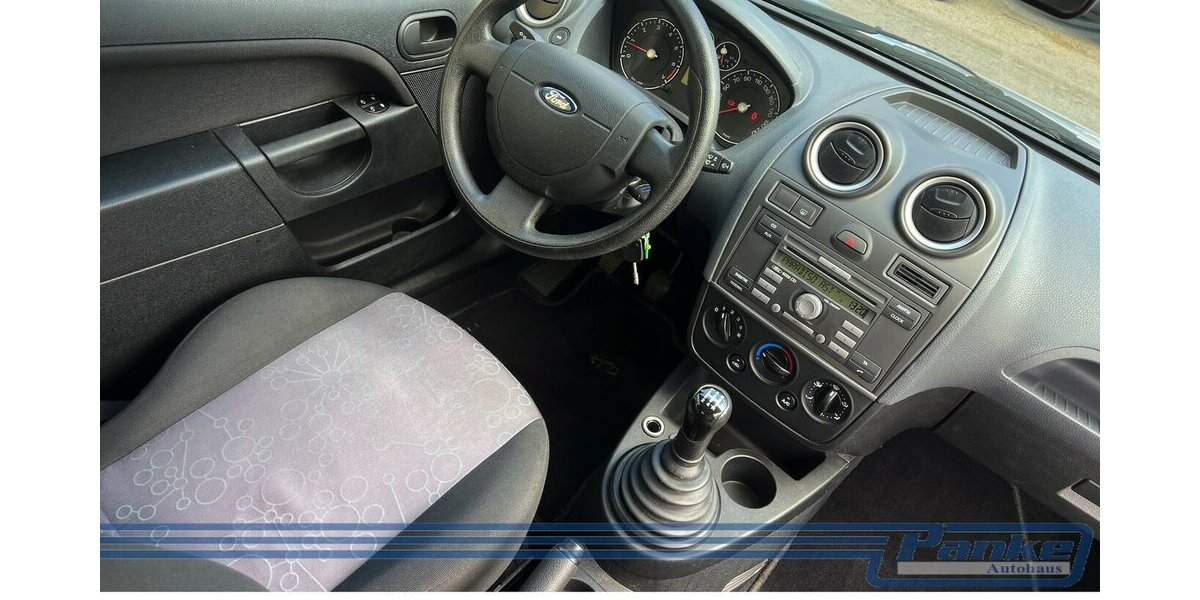 Ford Fiesta Ambiente 1.3*Radio/CD*AUX*Klima* 245.511 km 700 &euro; Berlin 13187