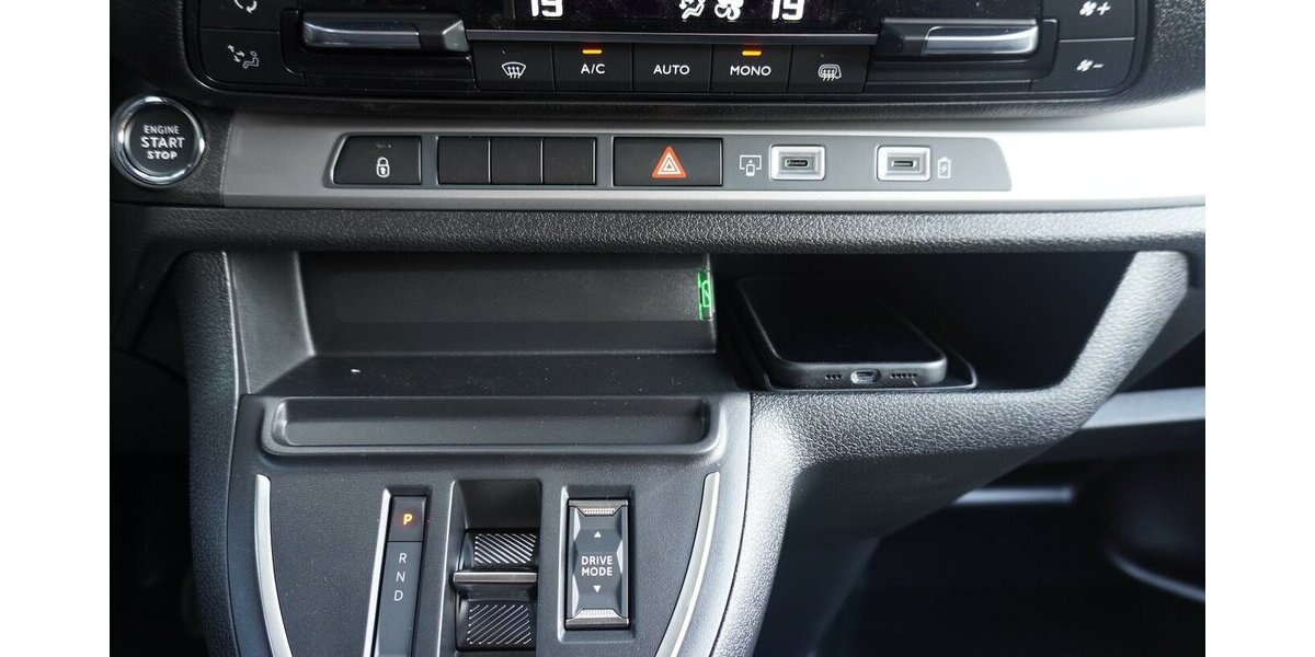 Fiat E-Scudo Multicab L3 75 kW/h / 5-Sitzer 8.712 km 39.972 &euro; Münchenbernsdorf 07589