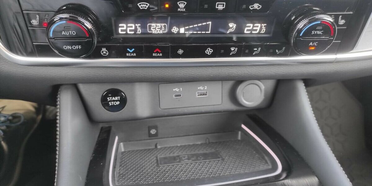 Nissan X-Trail e-Power e-4orce Tekna 4x4 35.698 km 33.000 &euro; Höchstenbach 57629