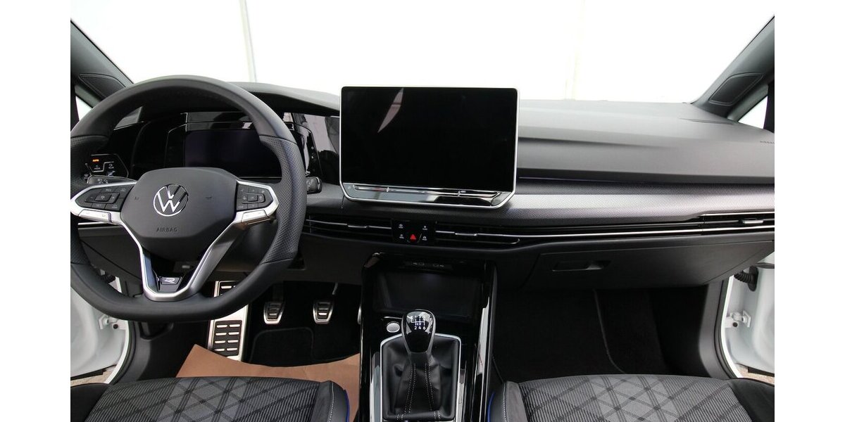 VW Golf VIII Variant 1.5 TSI R-Line LED+KAMERA+ACC 29.466 km 26.700 &euro; Hagenow 19230
