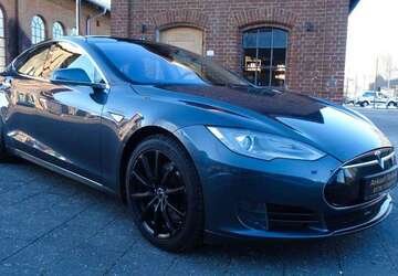 Tesla Model S 181.000 km 22.000 &euro; München 81249
