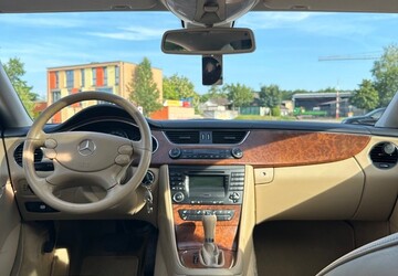 Mercedes-Benz CLS 320 180.000 km 8.999 &euro; Schliengen 79418