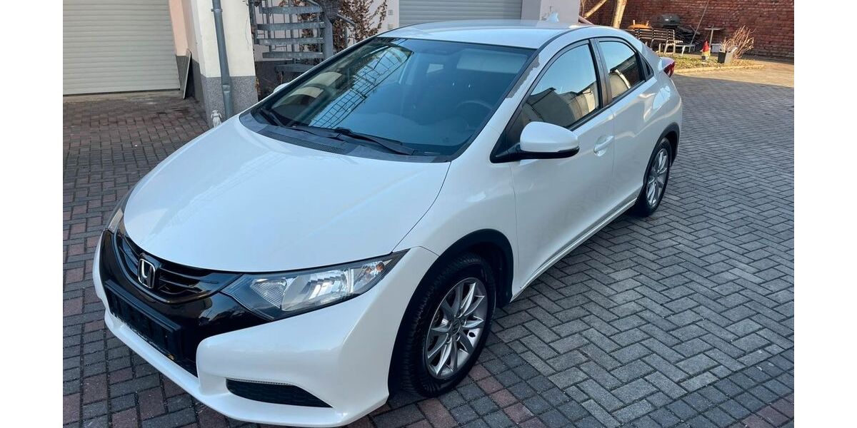 Honda Civic 108.900 km 9.999 &euro; Dresden 01139