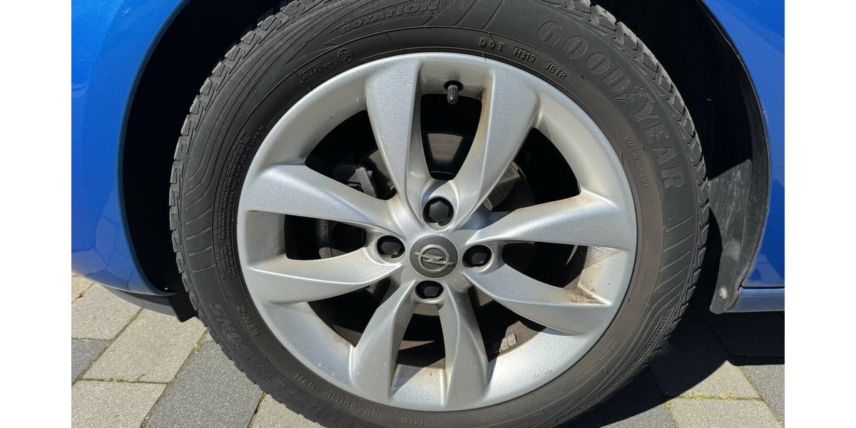 Opel Adam Navi Klima Sitzh. Alu ServiceNeu unfallfrei 43.000 km 11.000 &euro; Erftstadt 50374