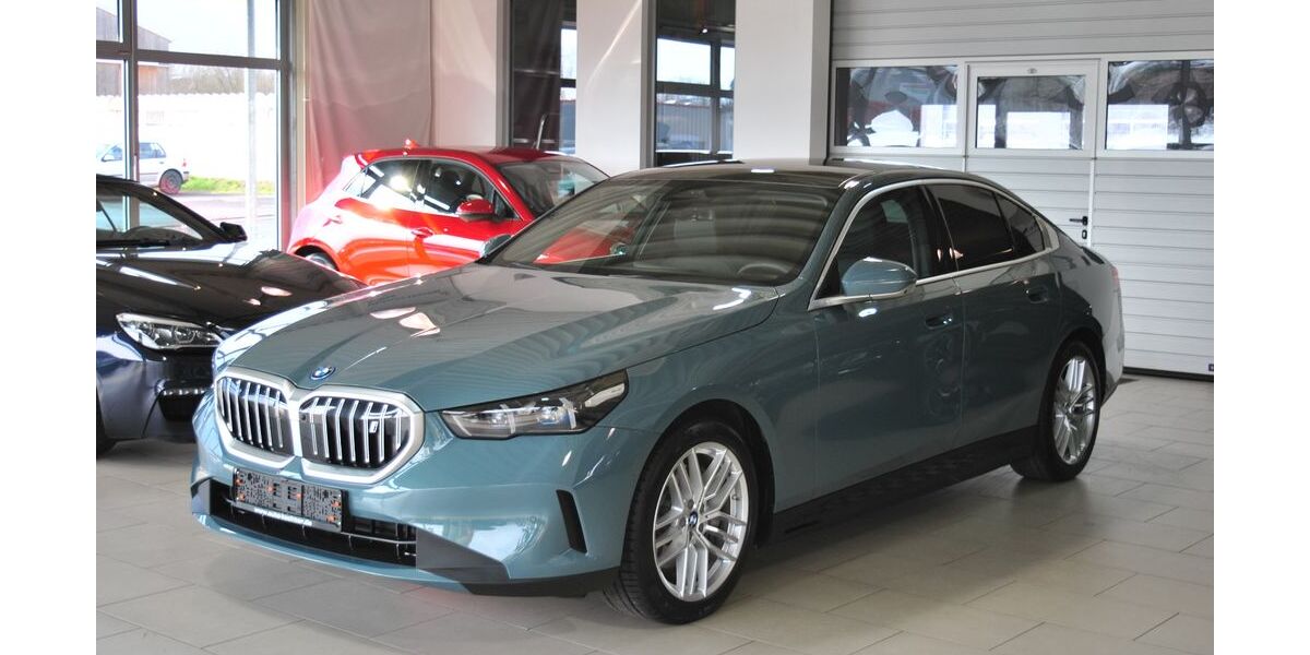 BMW i5 22.877 km 48.990 &euro; Lemgo 32657