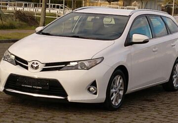 Toyota Auris 154.000 km 9.390 &euro; Demmin 17109