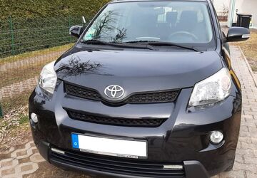 Toyota Urban Cruiser 74.300 km 8.499 &euro; Berlin 12526