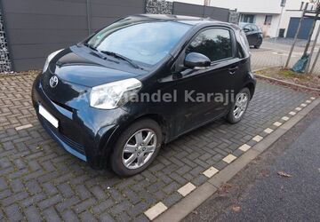 Toyota IQ 180.500 km 3.600 &euro; ESCHWEILER - KINZWEILER 52249