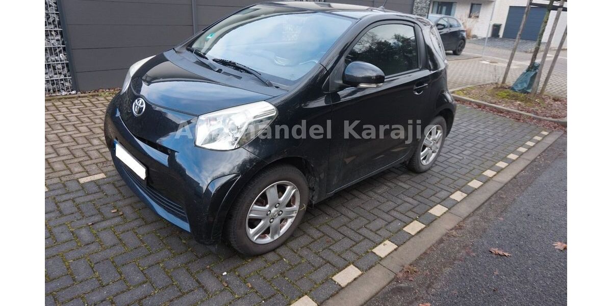 Toyota IQ 180.500 km 3.600 &euro; ESCHWEILER - KINZWEILER 52249