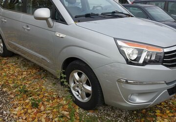 SsangYong Rodius 7-Sitzer Sitzheizung Ganzjahresreifen Alu 129.400 km 7.950 &euro; Neumarkt/OPf 92318