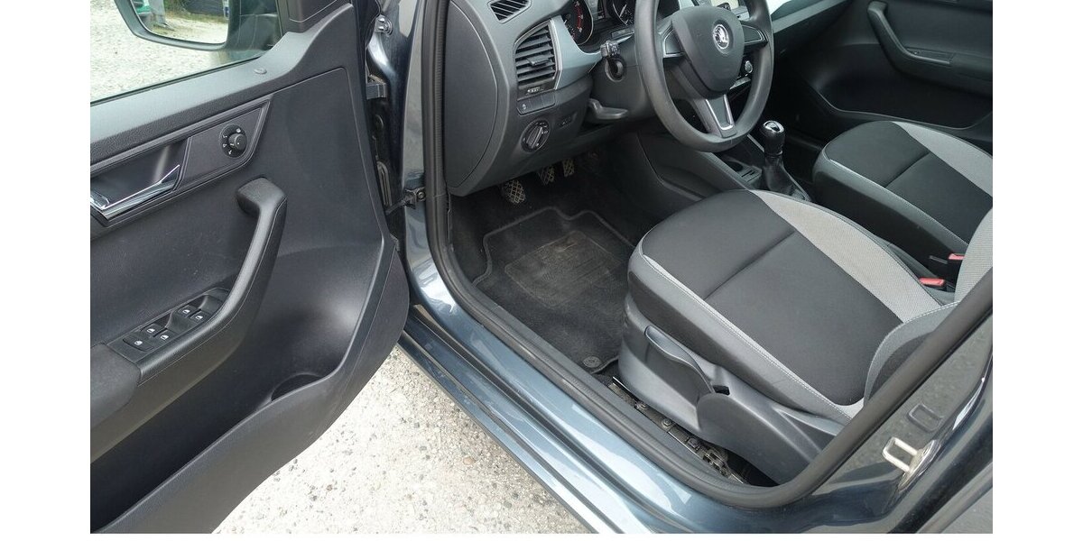 Skoda Fabia Ambition Klimatronik PDC Sitzheizung 120.800 km 6.950 &euro; Neumarkt/OPf 92318