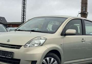 Daihatsu Sirion 223.525 km 1.999 &euro; Breitenbach 37327