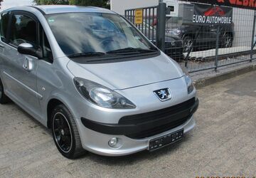 Peugeot 1007 135.000 km 3.999 &euro; Oberhausen 46149