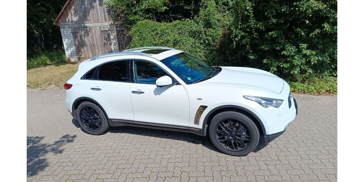 INFINITI FX 190.000 km 11.000 &euro; Kakenstorf 21255