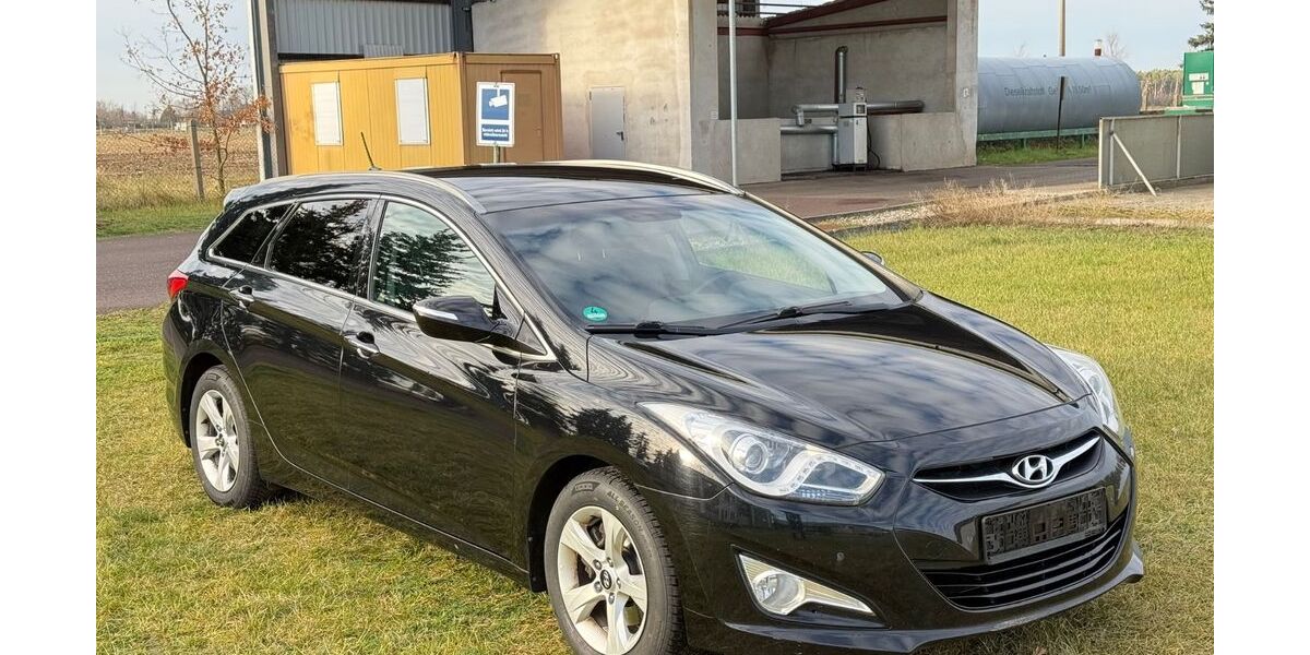 Hyundai i40 203.000 km 5.900 &euro; Ziesar 14793