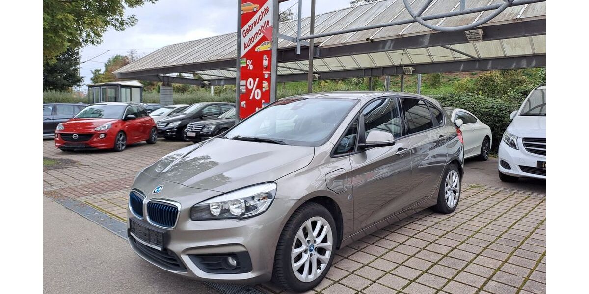 BMW 225 136.000 km 10.650 &euro; Esslingen 73730