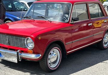 Lada 1200 12.368 km 9.999 &euro; Penzberg 82377