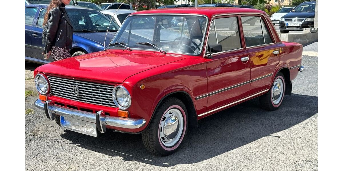 Lada 1200 12.368 km 9.999 &euro; Penzberg 82377