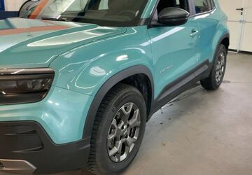 Jeep Avenger 8.875 km 17.690 &euro; Frankfurt am Main 60388