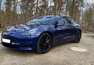 Tesla Model 3 34.000 km 29.999 &euro; Kalefeld 37589