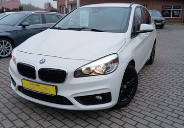 BMW 216 158.000 km 9.450 &euro; Upgant-Schott 26529