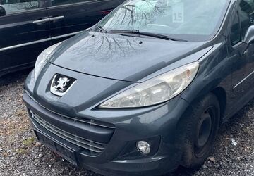 Peugeot 207 157.939 km 999 &euro; Rosenheim 83026