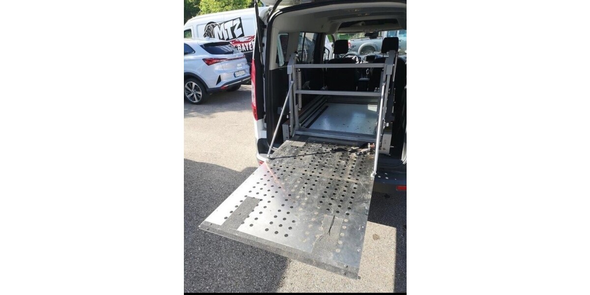 Ford Tourneo Connect 39.438 km 20.400 &euro; Uffenheim / Bayern 