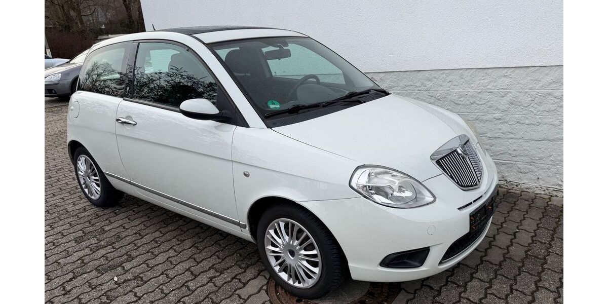 Lancia Ypsilon 99.104 km 2.900 &euro; Alsbach 64665