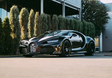 Bugatti Chiron 2.585 km 5.652.500 &euro; Warsaw 02-15