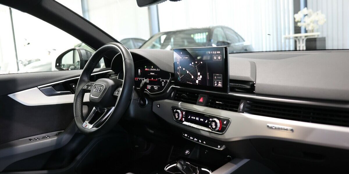 Audi A4 Avant 40 TFSI QUATTRO S-LINE SPORT BLACK TOP 113.000 km 27.444 &euro; Hamm 59077