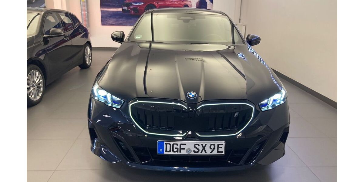 BMW i5 10.100 km 59.900 &euro; Dingolfing 84130