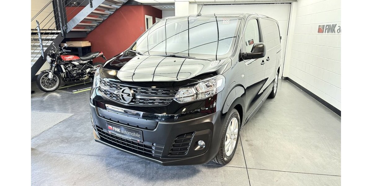 Opel Vivaro -e Cargo Elegance M 75 kWh 1. Hand 14.200 km 26.550 &euro; Lich 35423