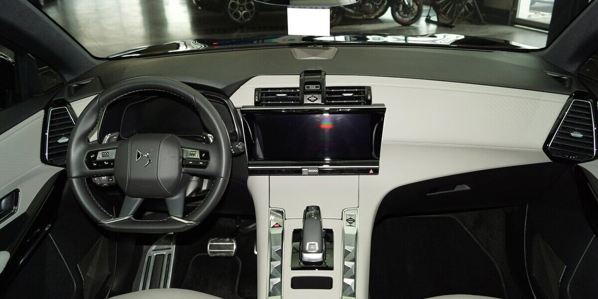 DS Automobiles DS7 Crossback 130 Blue Hdi EAT Opera DS IRIS 39.100 km 31.330 &euro; Lich 35423