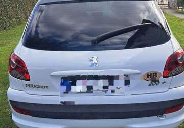 Peugeot 206 115.000 km 2.700 &euro; Westend-Süd (Frankfurt am Main) 60327