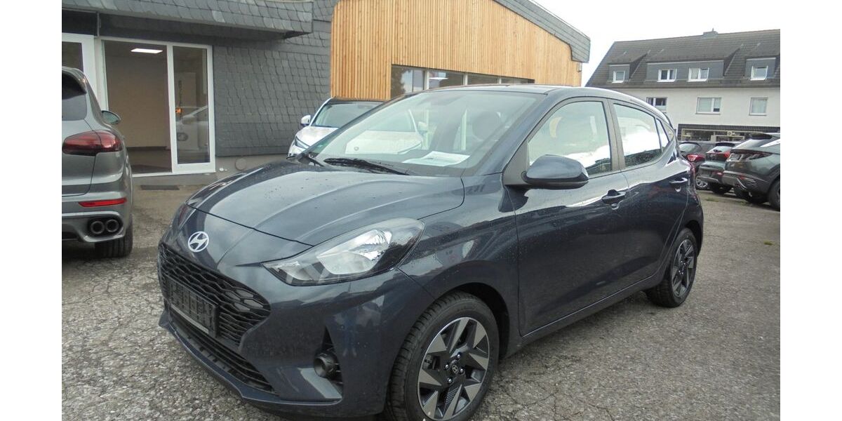 Hyundai i10 10.800 km 16.990 &euro; Radevormwald 42477