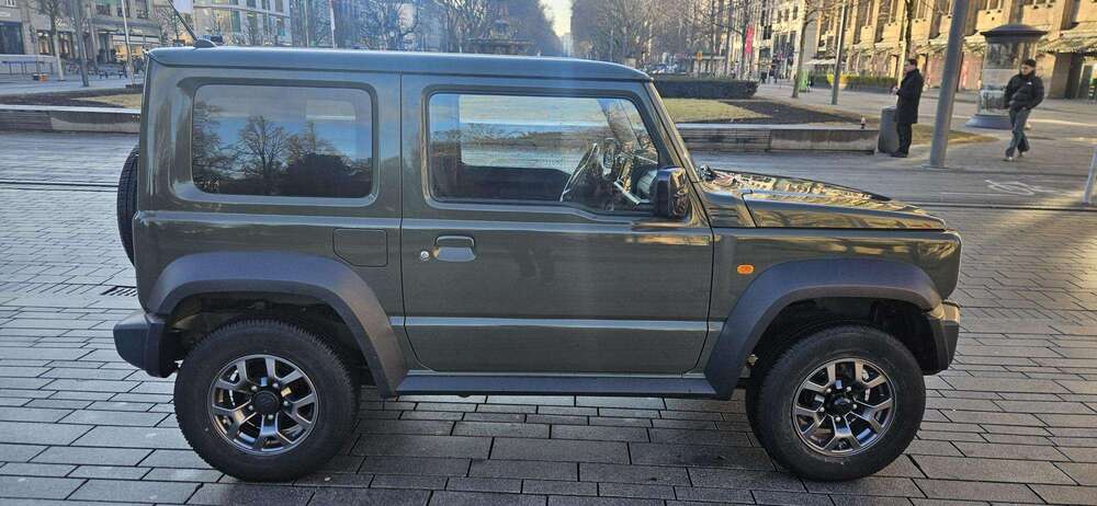 Suzuki Jimny 42.300 km 28.950 &euro; Düsseldorf, Stadt 40545