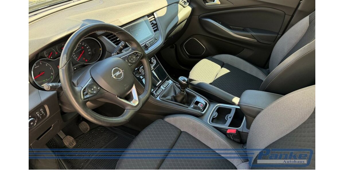 Opel Grandland Innovation*AHK*E-Koffer*Pano*Car-Play* 169.817 km 11.480 &euro; Berlin 13187
