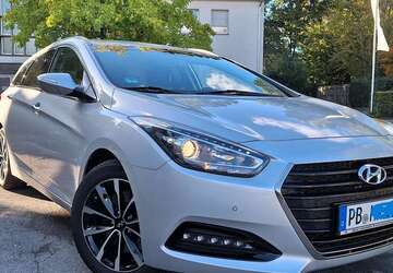 Hyundai i40 31.800 km 17.890 &euro; Paderborn 33102