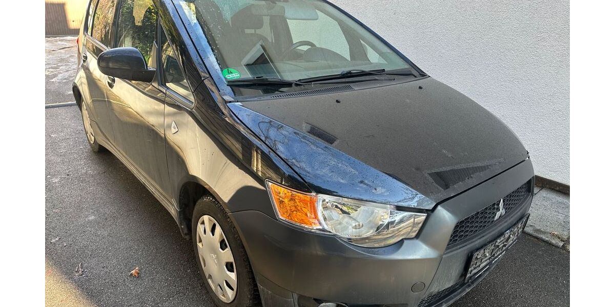 Mitsubishi Colt 136.000 km 2.999 &euro; München 81829