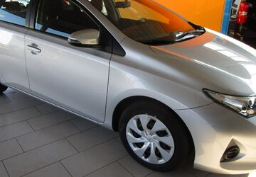 Toyota Auris 47.520 km 10.585 &euro; Artern 06556