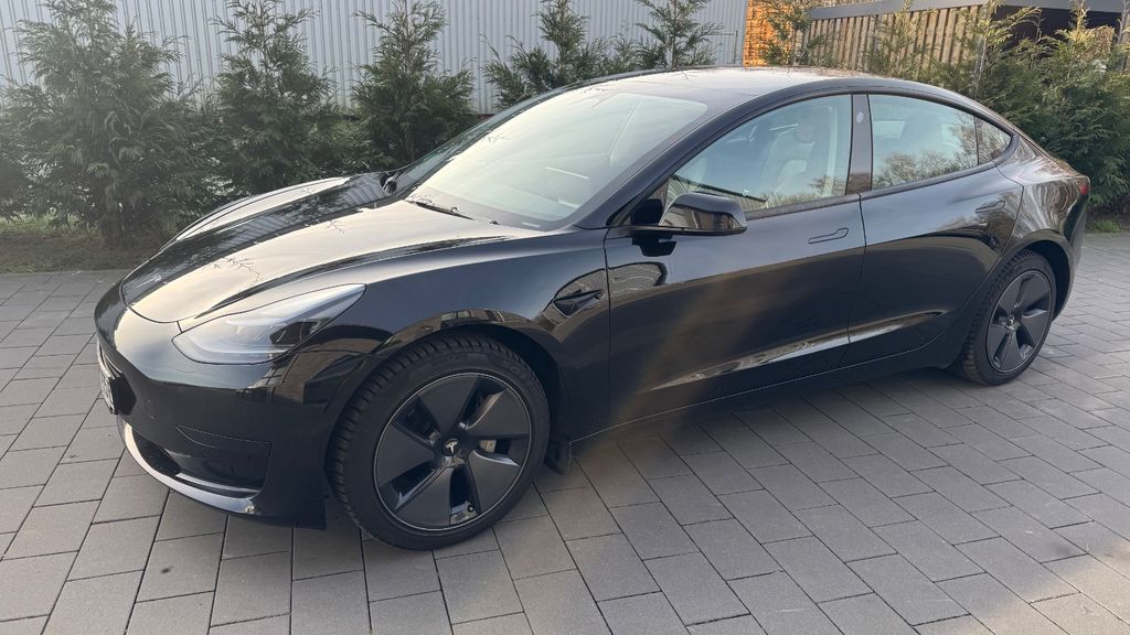 Tesla Model 3 79.000 km 27.850 &euro; Bremerhaven 27578